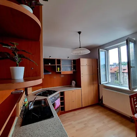 Апартаменты 3 Near The Train Station And Center