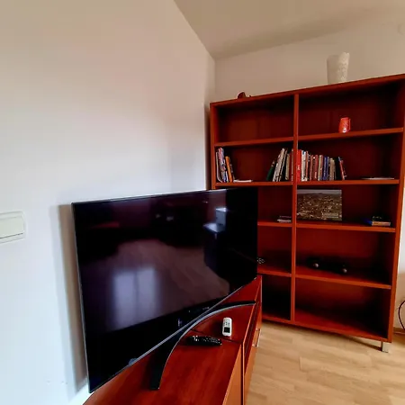 3 Near The Train Station And Center Апартаменты Братислава