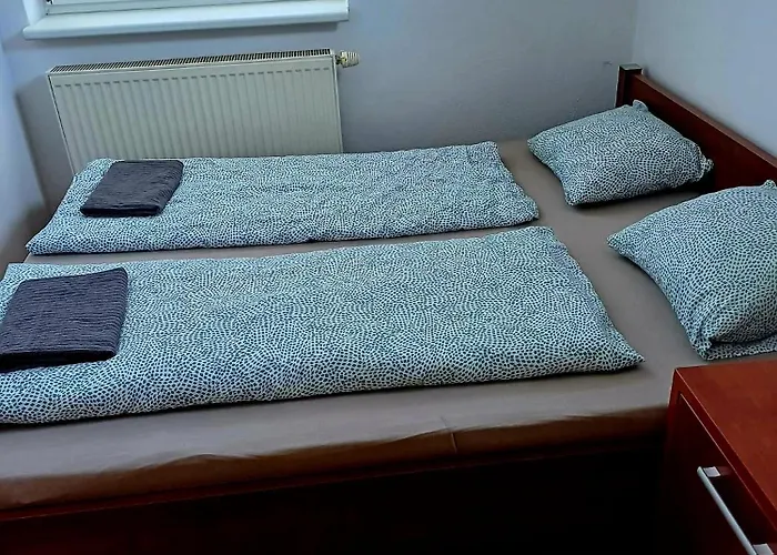 Apartment 3 Near The Train Station And Center